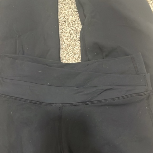 Lululemon crossover straight leg leggings size 6 - Picture 7 of 7